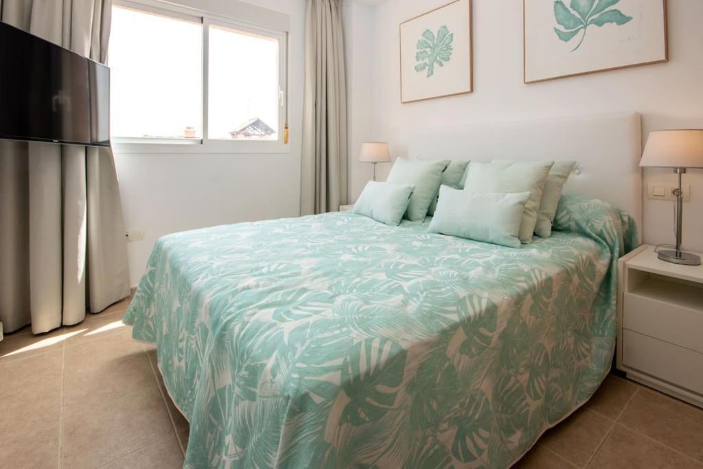דירות Buenas Noches Penthouse With Roof Terrace, Bbq, Pool- And Sea Views מראה חיצוני תמונה