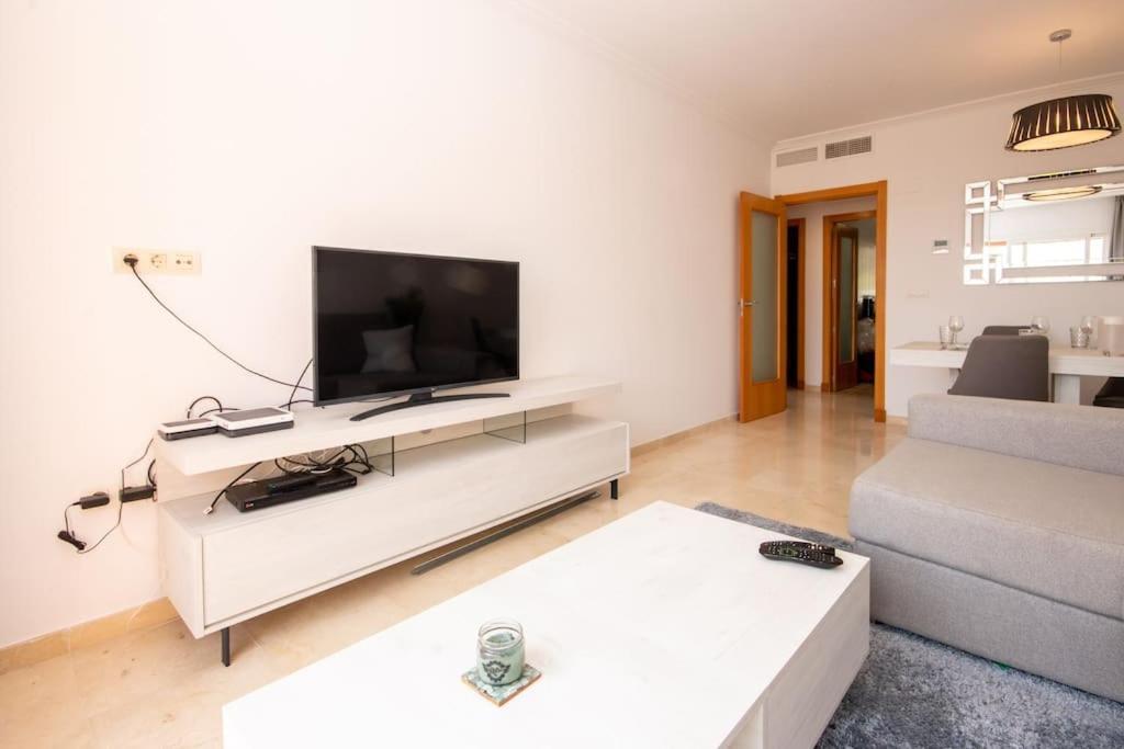 דירות Buenas Noches Penthouse With Roof Terrace, Bbq, Pool- And Sea Views מראה חיצוני תמונה